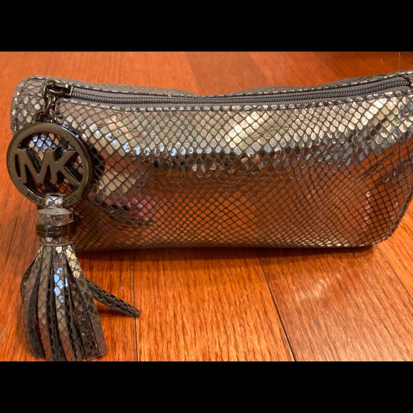 Limited Edition Michael Kors Cosmetic Case - Picture 7 of 8